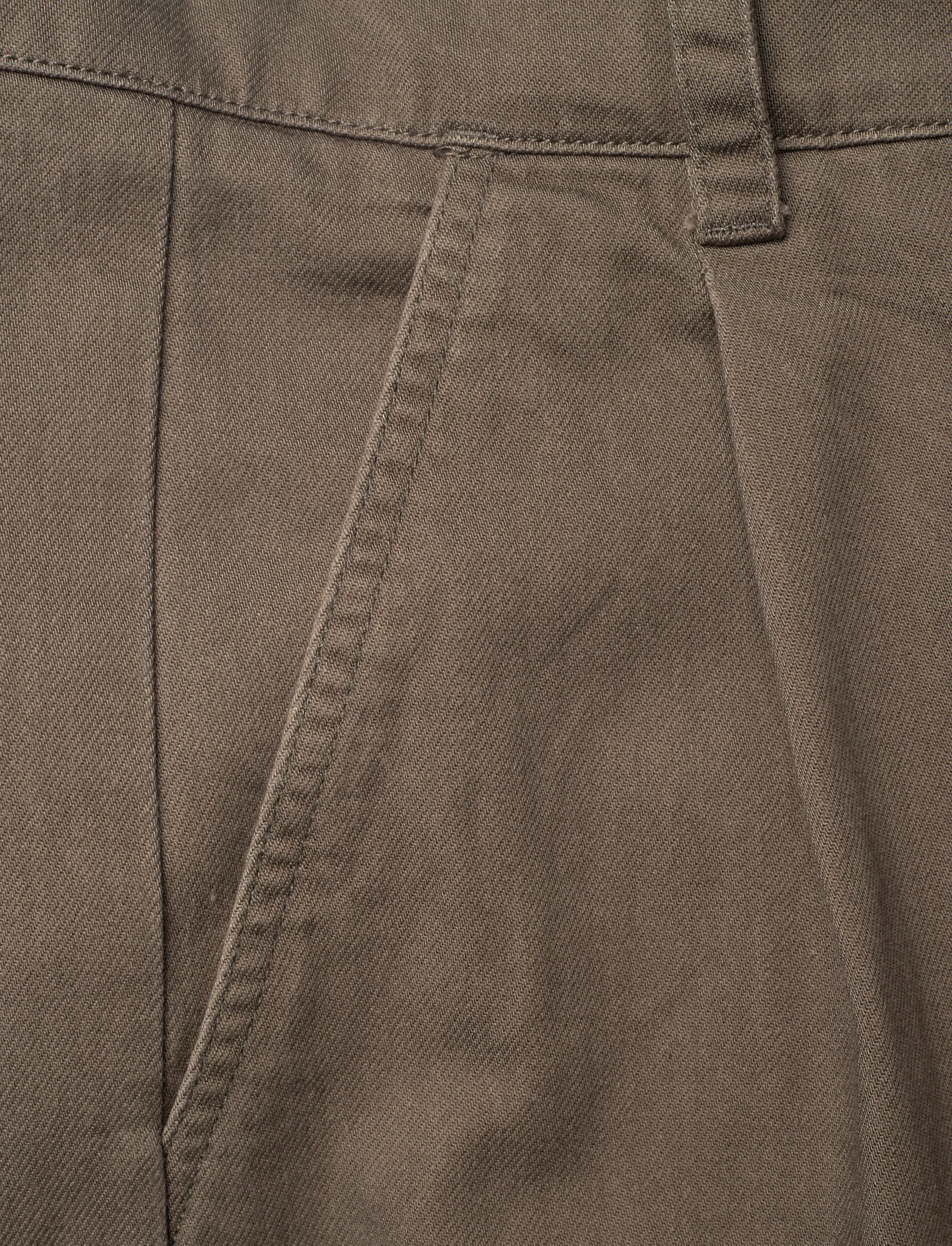 Lyle & Scott - Enzyme Wash Pleated Trouser - casual trousers - x569 khaki ash - 5