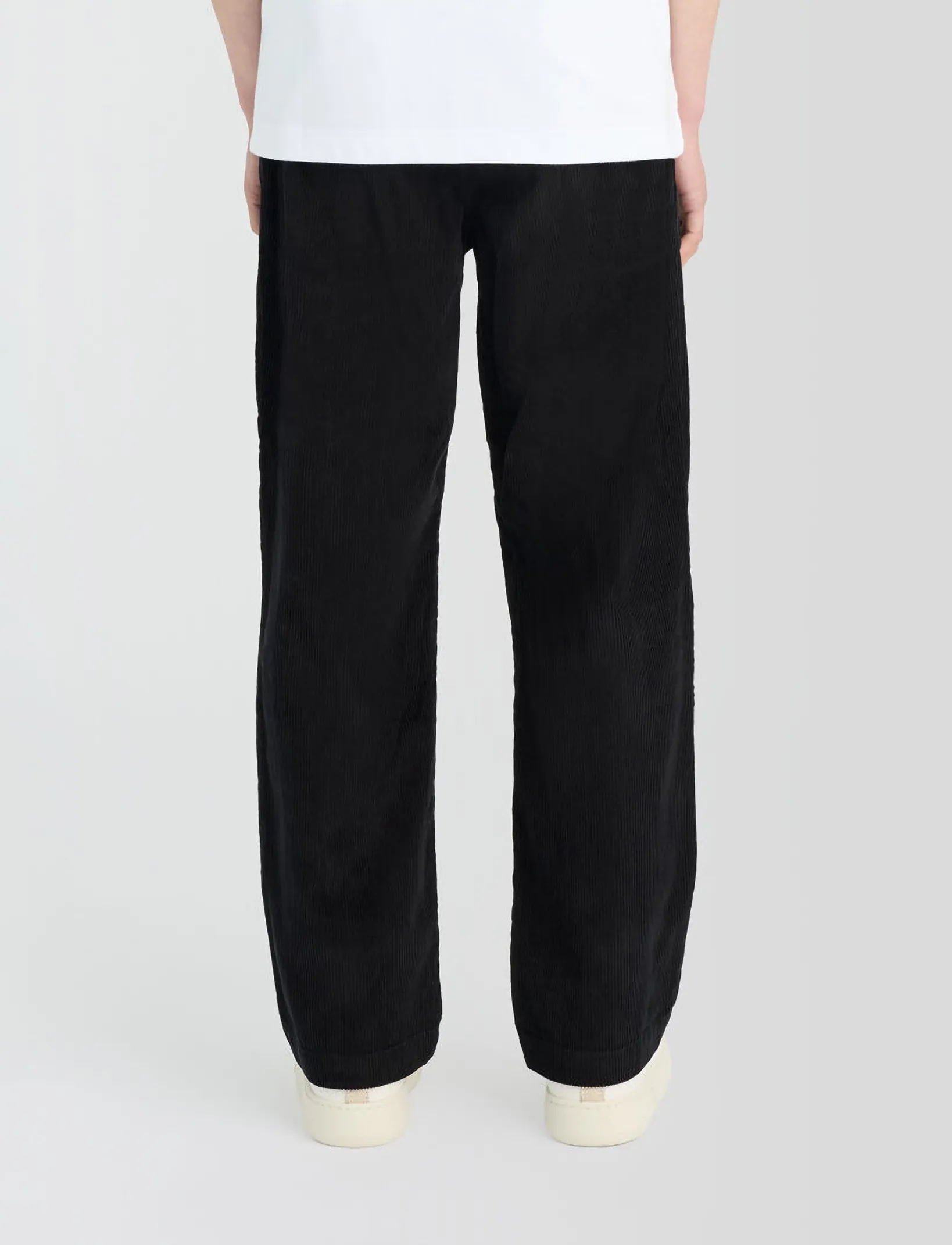 Lyle & Scott - Cord Trousers - freizeithosen - jet black - 3