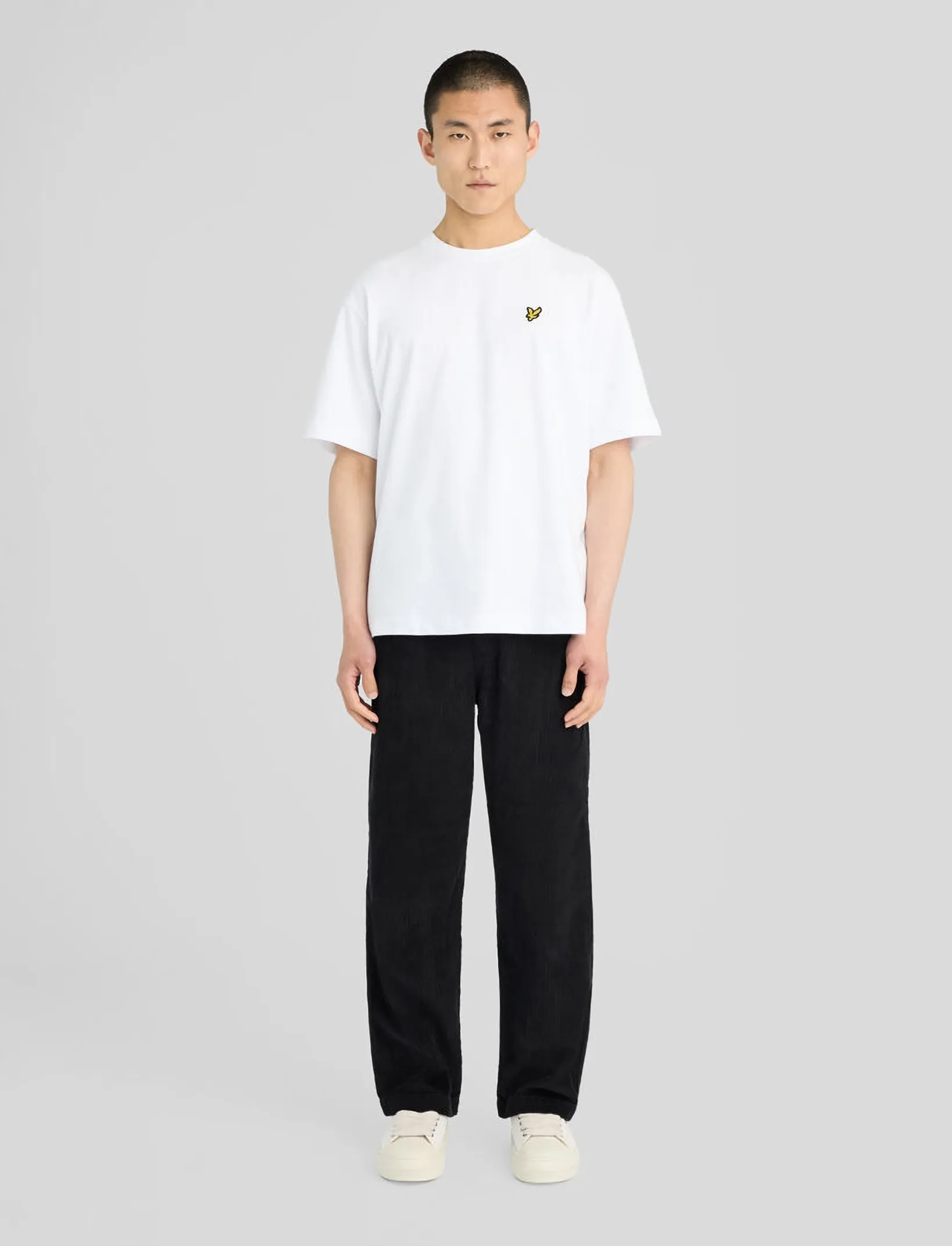 Lyle & Scott - Cord Trousers - freizeithosen - jet black - 4