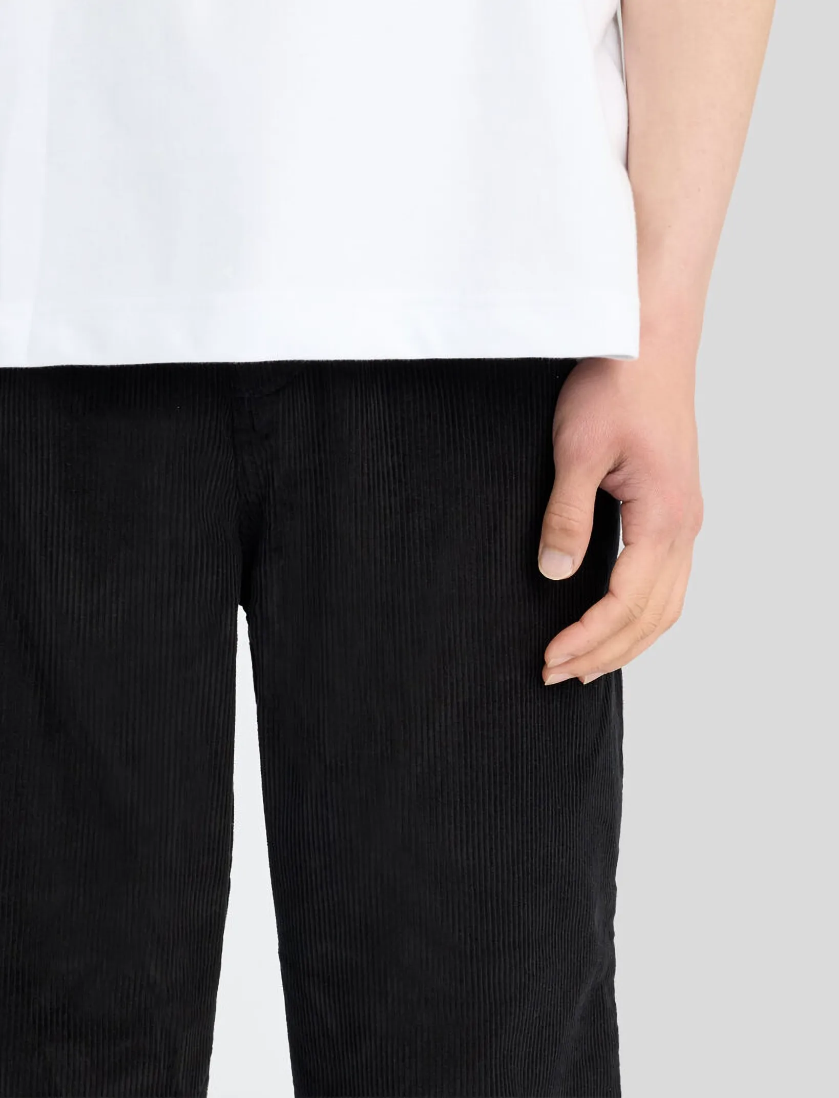 Lyle & Scott - Cord Trousers - freizeithosen - jet black - 5
