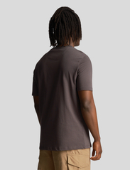 Lyle & Scott - Relaxed Pocket T-Shirt - die niedrigsten preise - gunmetal - 4