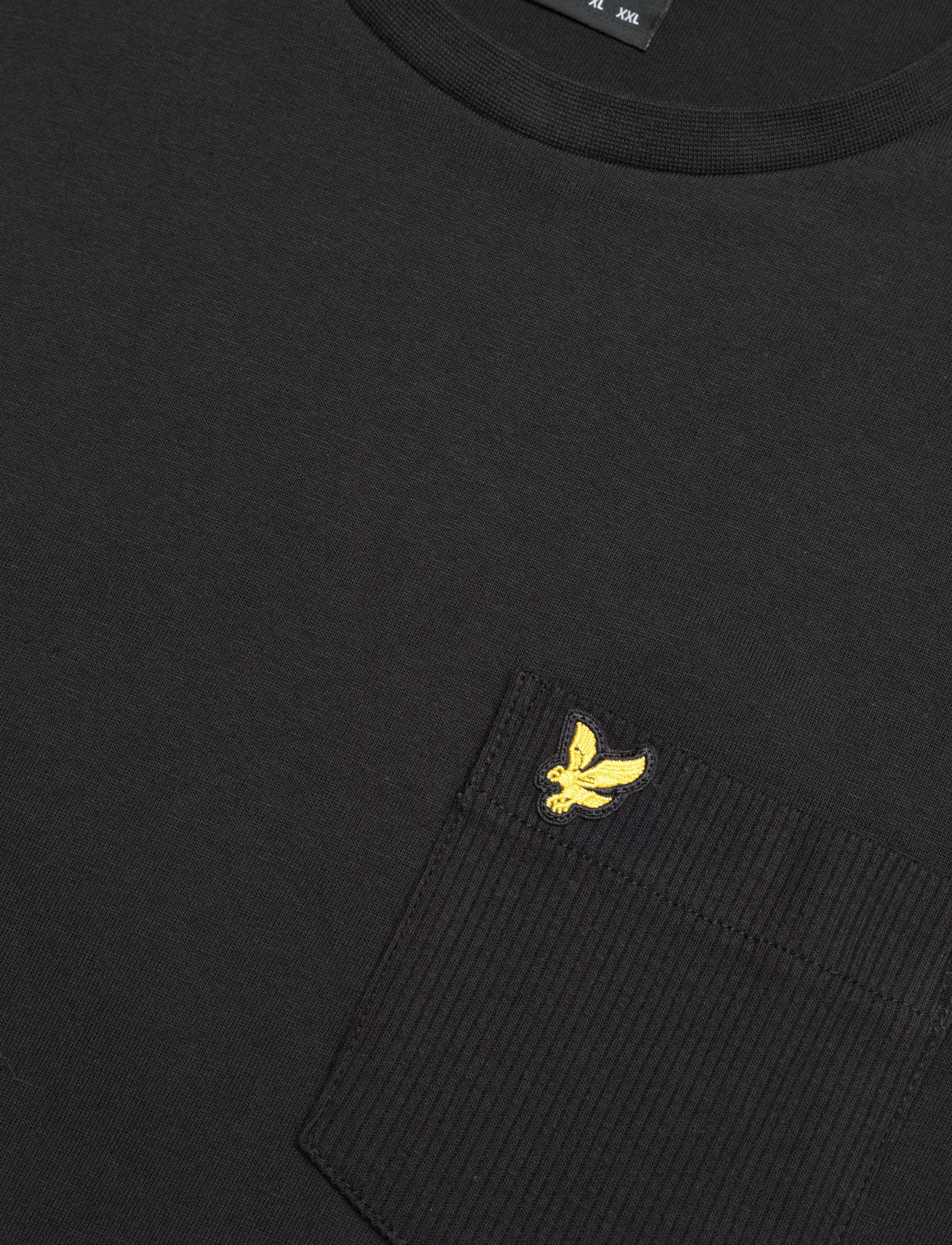 Lyle & Scott - Tonal Stripe Pocket Tshirt - jet black - 2