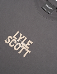 Lyle & Scott - Varsity Embroidery T-Shirt - najniższe ceny - w635 gunmetal - 2