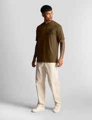Lyle & Scott - Ripple Logo T-Shirt - laveste priser - w485 olive - 3