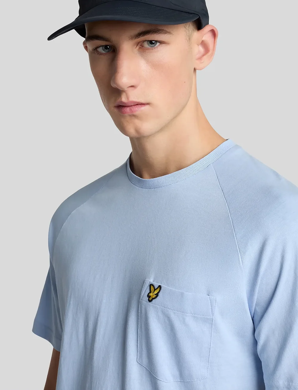 Lyle & Scott - Linen Blend Raglan T-Shirt - kurzärmelig - w487 light blue - 4