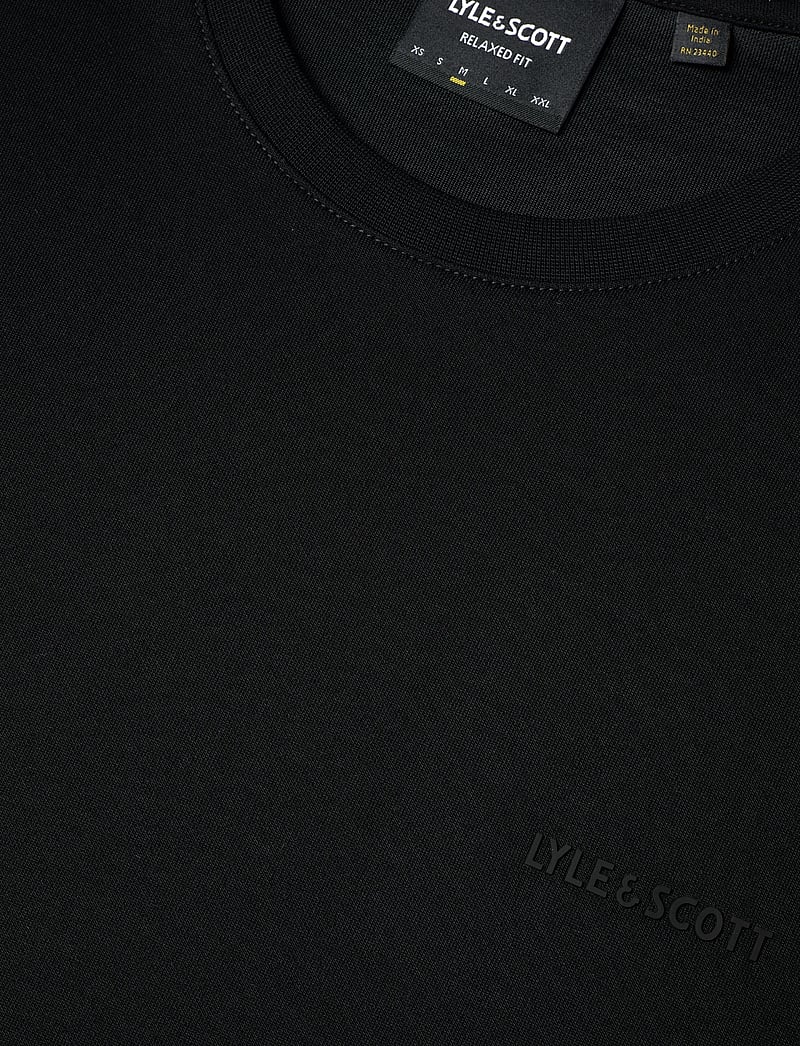 Lyle & Scott - Chest Logo Interlock T-Shirt - kortärmade t-shirts - z865 jet black - 2