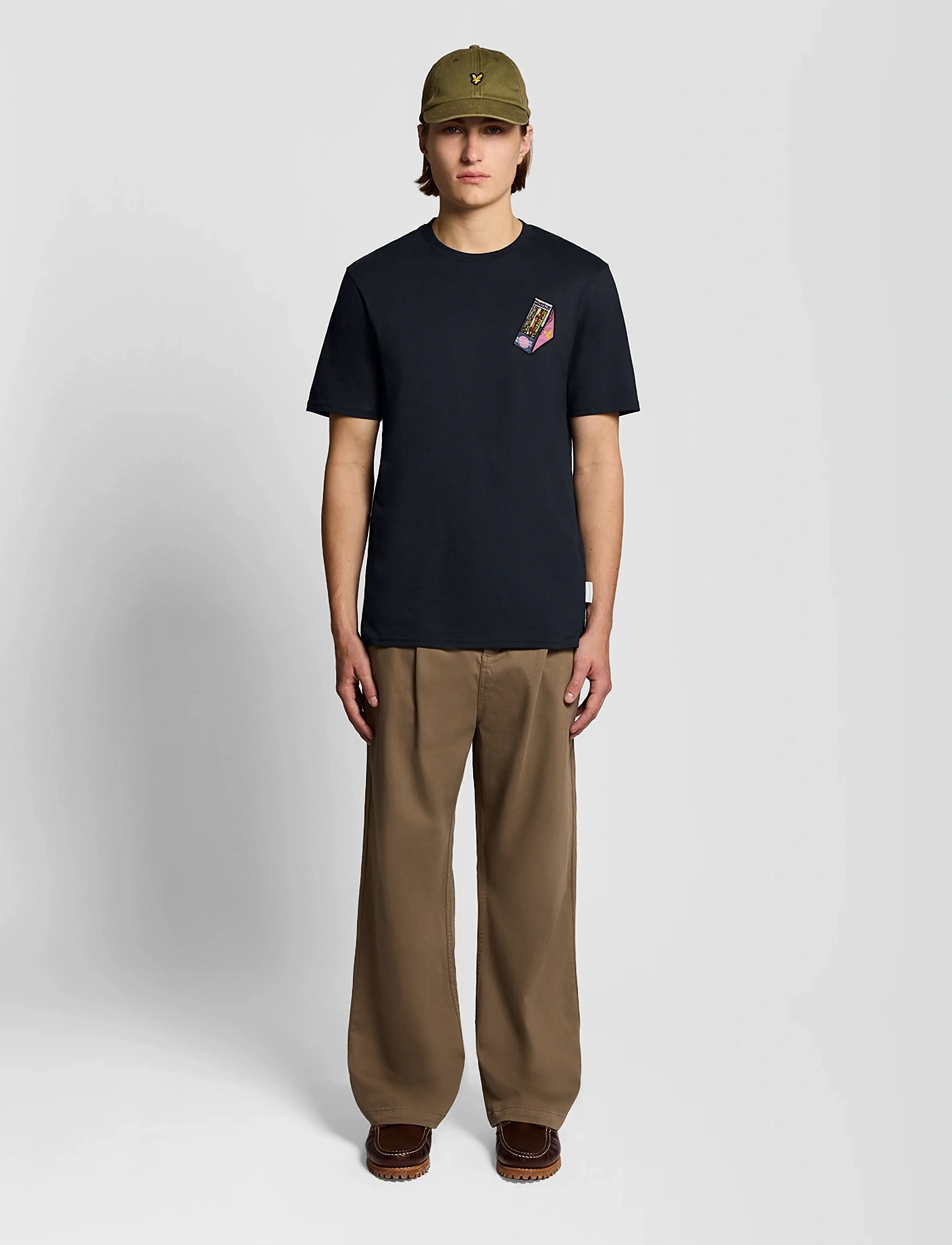 Lyle & Scott - Supermarket Embroidered T-shirt - kortærmede t-shirts - dark navy - 4