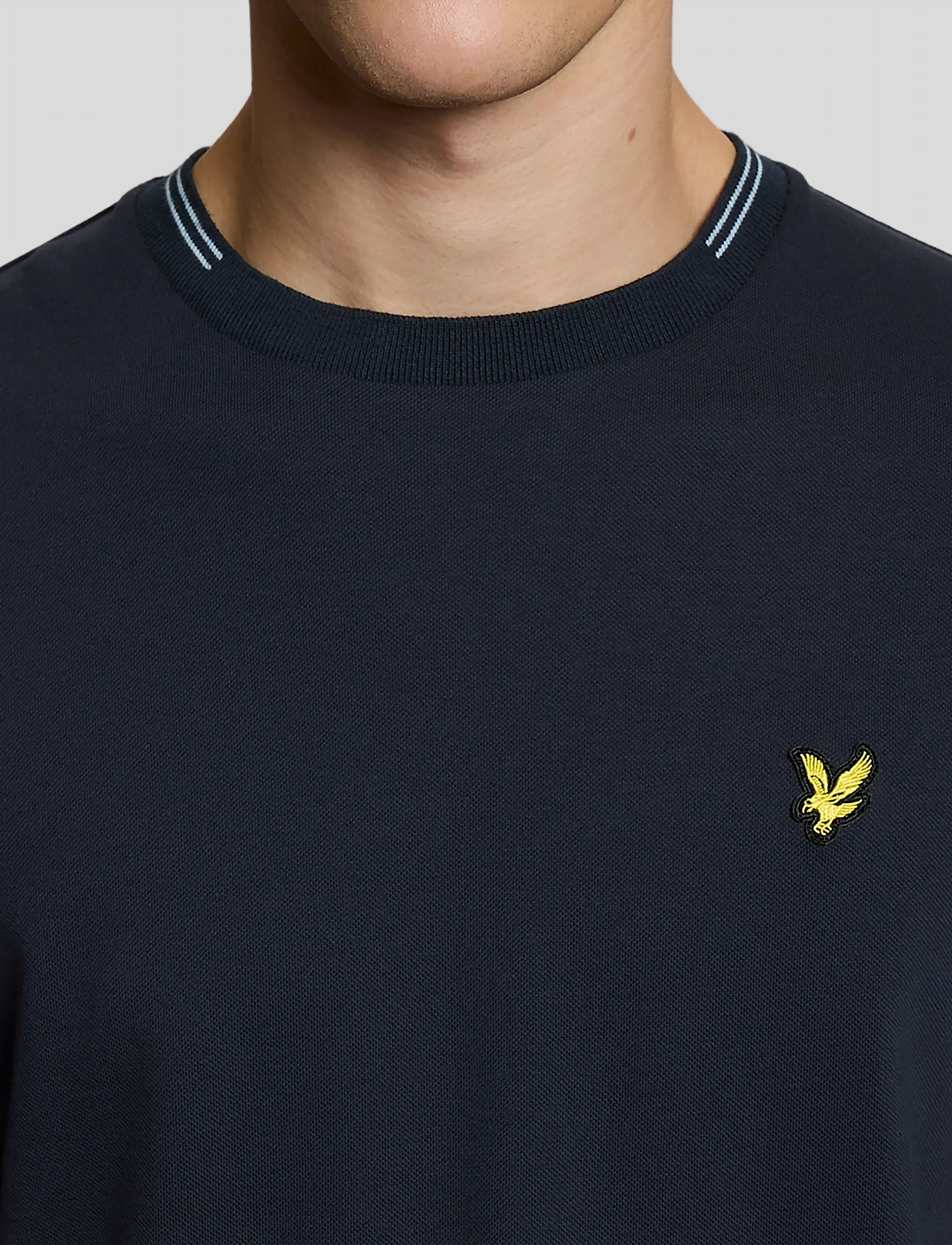 Lyle & Scott - Fine Tipped T-Shirt - kortärmade t-shirts - y155 dark navy/ chalk blue - 4