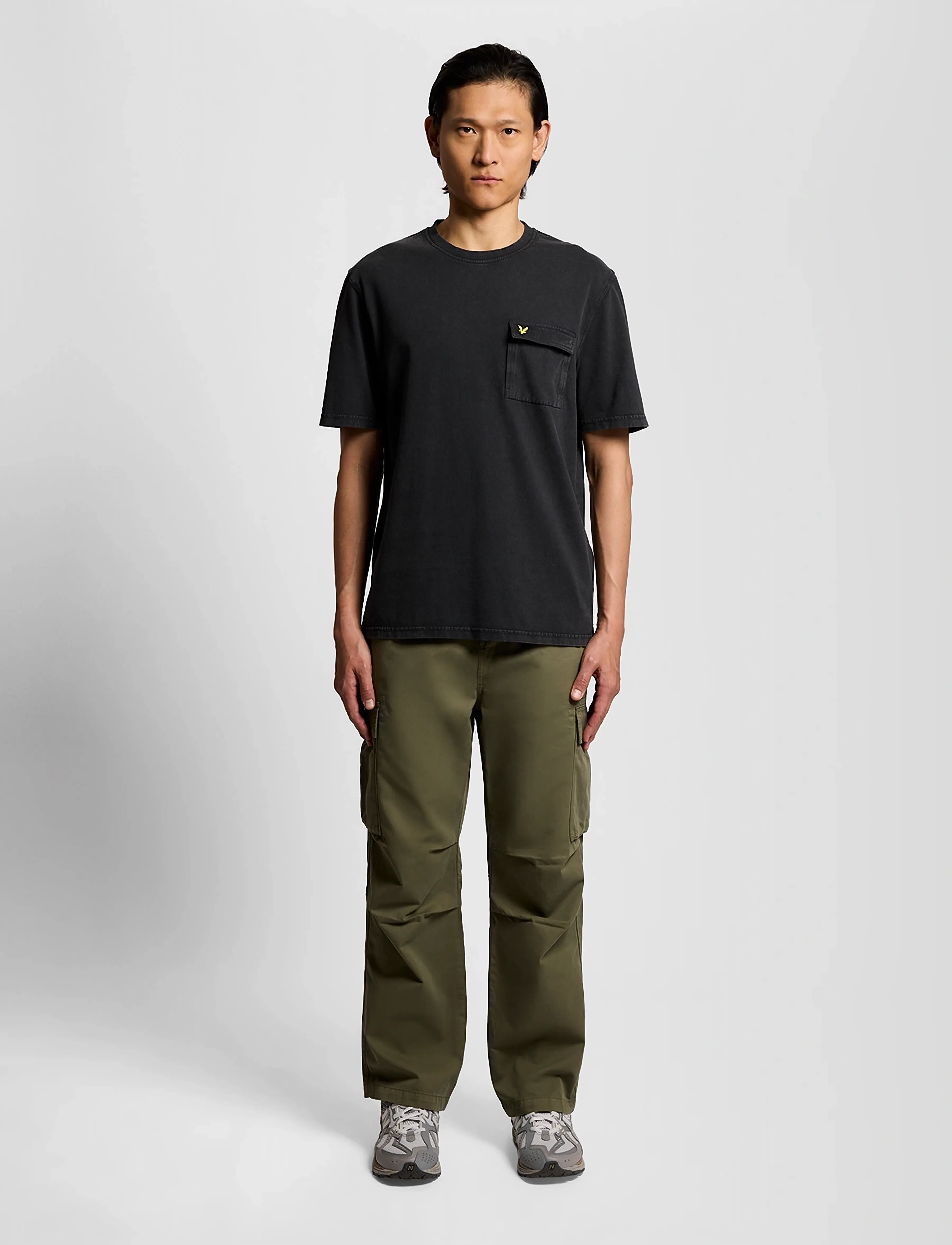 Lyle & Scott - Cargo Pocket T-shirt - short-sleeved t-shirts - jet black - 5