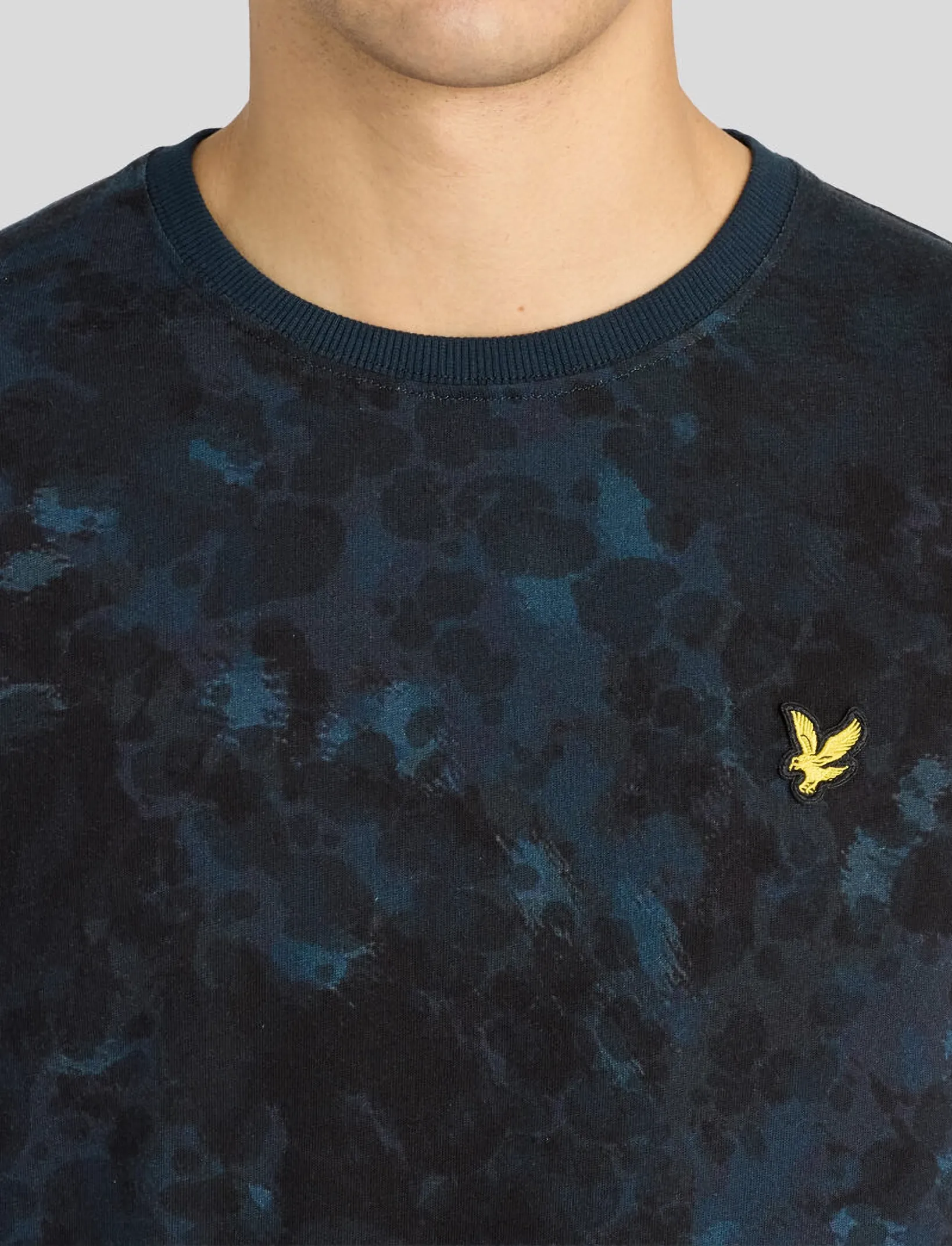 Lyle & Scott - Digital Animal Print Script T-Shirt - kurzärmelige t-shirts - dark navy - 5