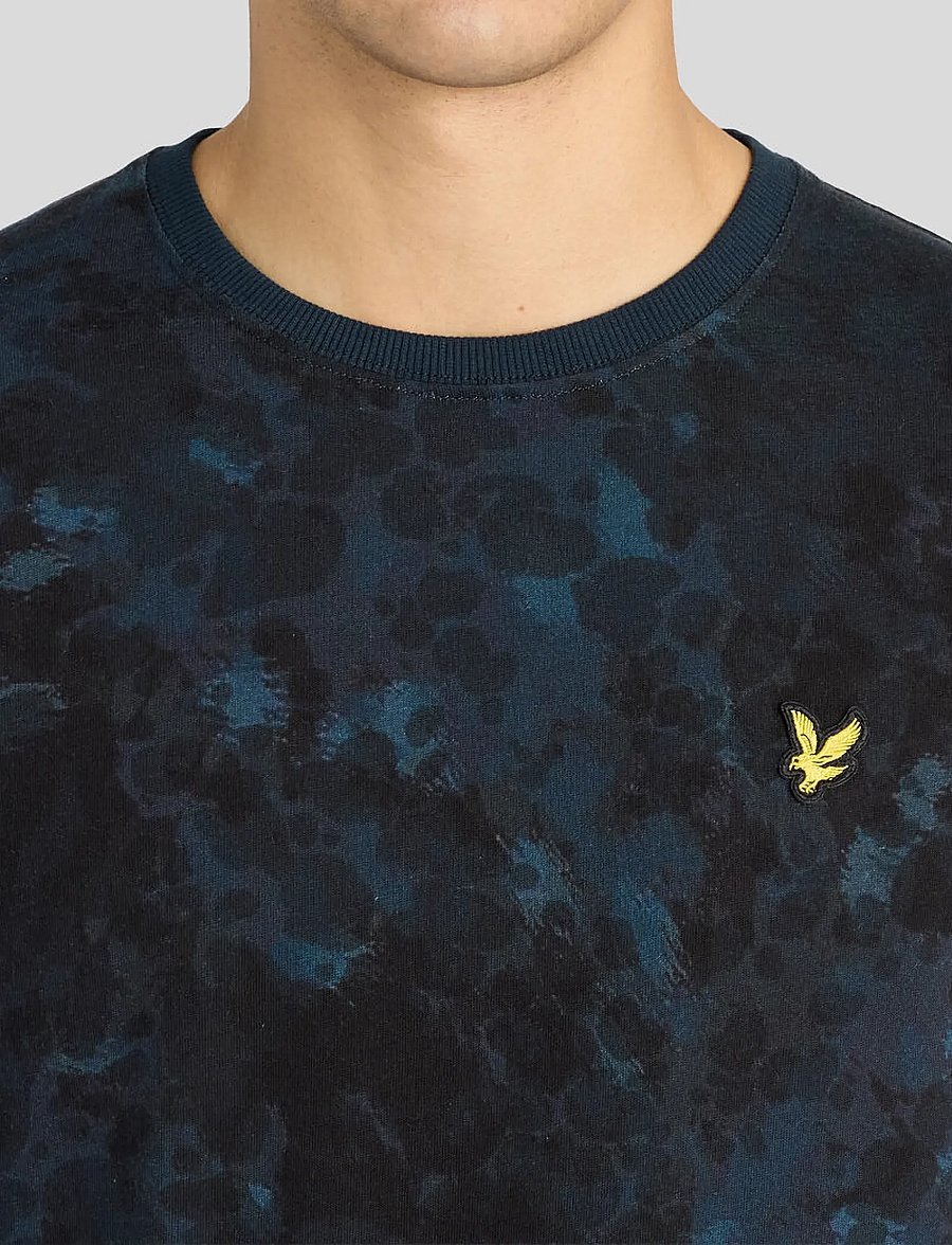 Lyle & Scott - Digital Animal Print Script T-Shirt - kurzärmelige t-shirts - dark navy - 5
