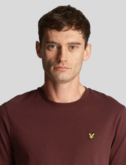 Lyle & Scott - Plain T-Shirt - laagste prijzen - burgundy - 5