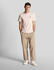 Lyle & Scott - Plain T-Shirt - t-shirts - light pink - 4