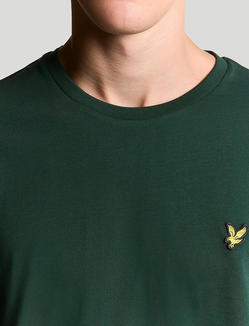 Lyle & Scott - Plain T-Shirt - kortärmade t-shirts - w486 dark green - 5