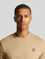 Lyle & Scott - Plain T-Shirt - zemākās cenas - w996 cairngorms khaki - 5