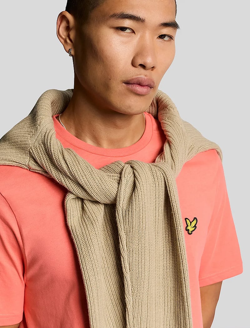 Lyle & Scott - Plain T-Shirt - kortärmade t-shirts - x586 coral stand - 4