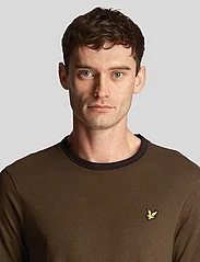 Lyle & Scott - Ringer T-Shirt - laagste prijzen - olive/ jet black - 5