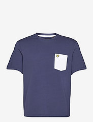 Lyle & Scott - Contrast Pocket T-Shirt - najniższe ceny - navy/white - 0