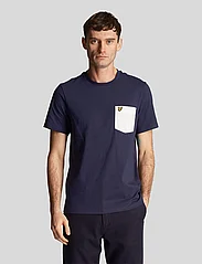 Lyle & Scott - Contrast Pocket T-Shirt - alhaisimmat hinnat - navy/white - 2