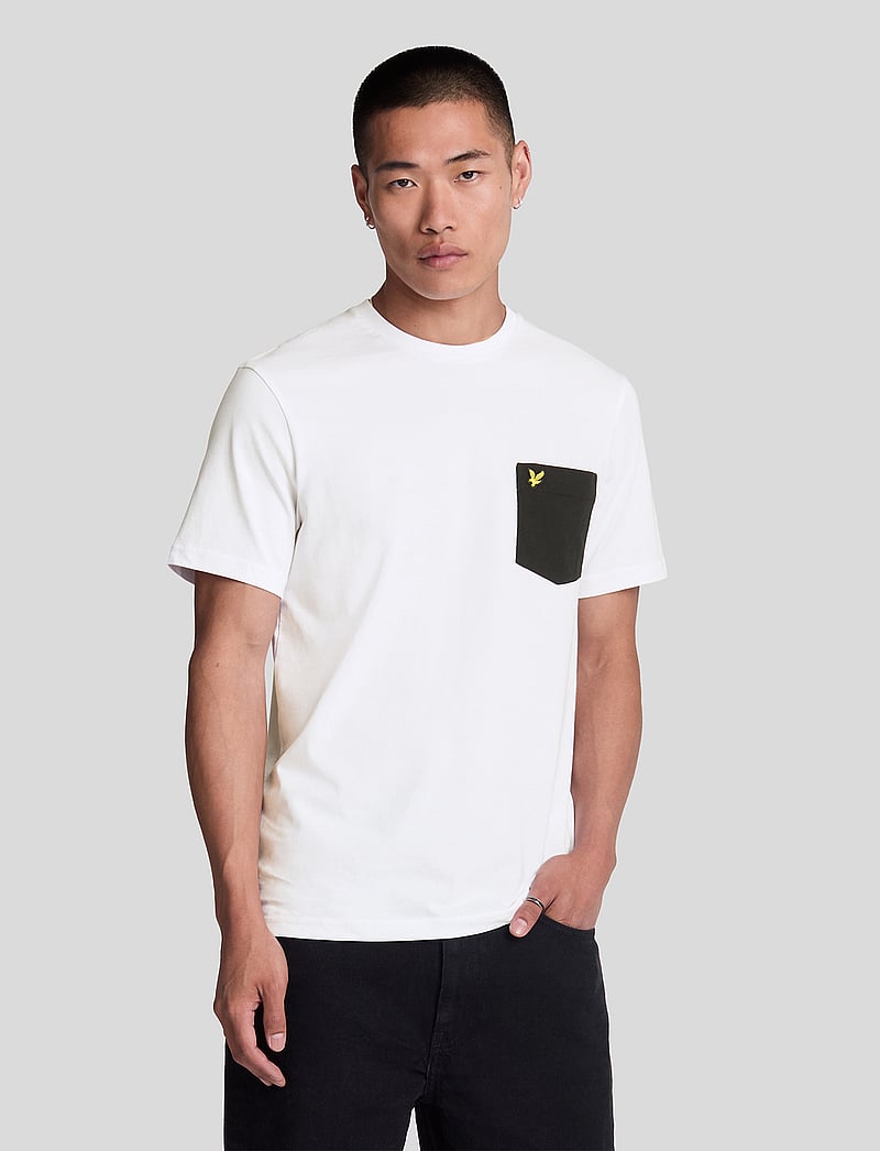 Lyle & Scott - Contrast Pocket T-Shirt - kortärmade t-shirts - white/ jet black - 0