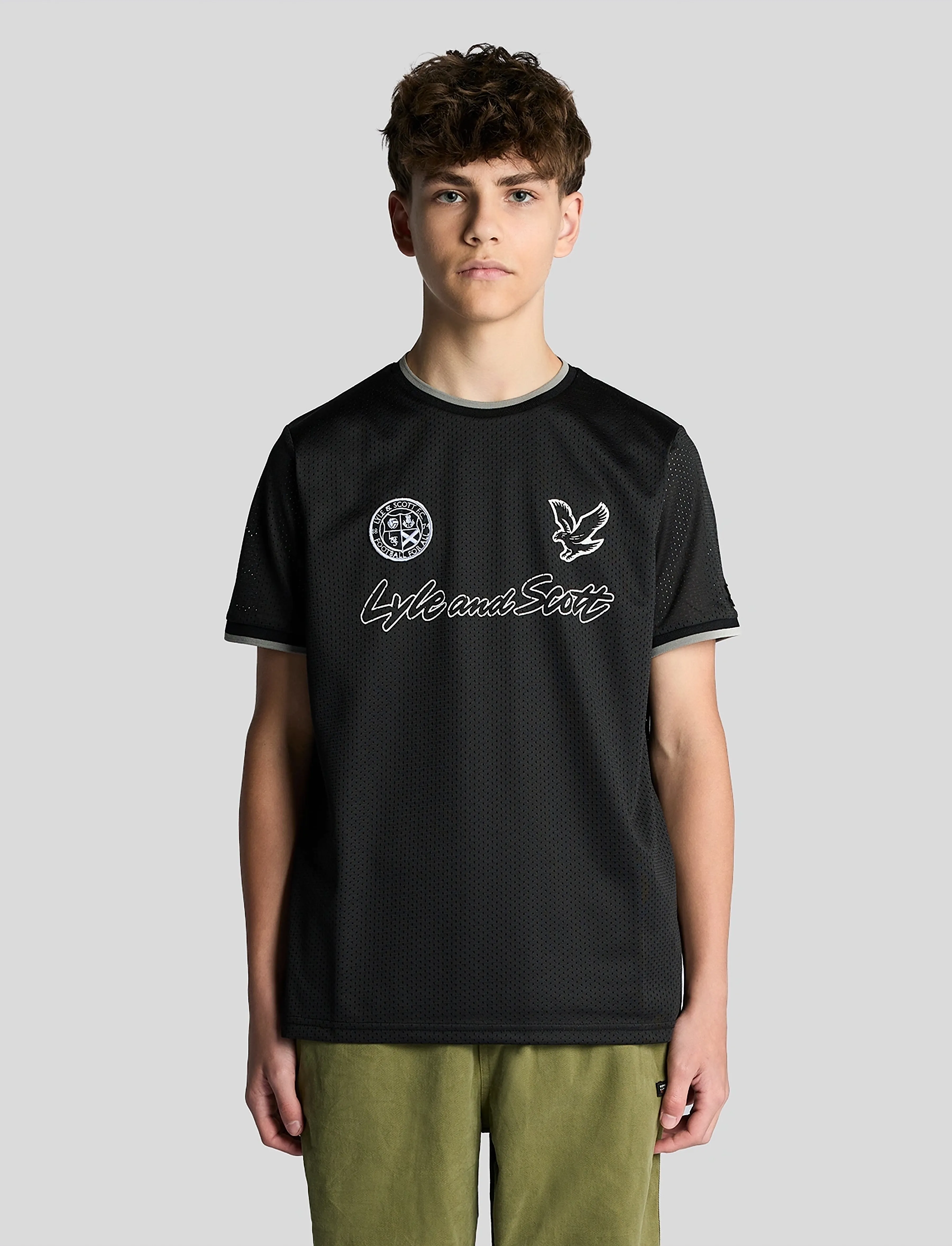 Lyle & Scott Printed Airtex T-Shirt, Børn, Trykt Airtex T-Shirt, Sort, Str: 152-158