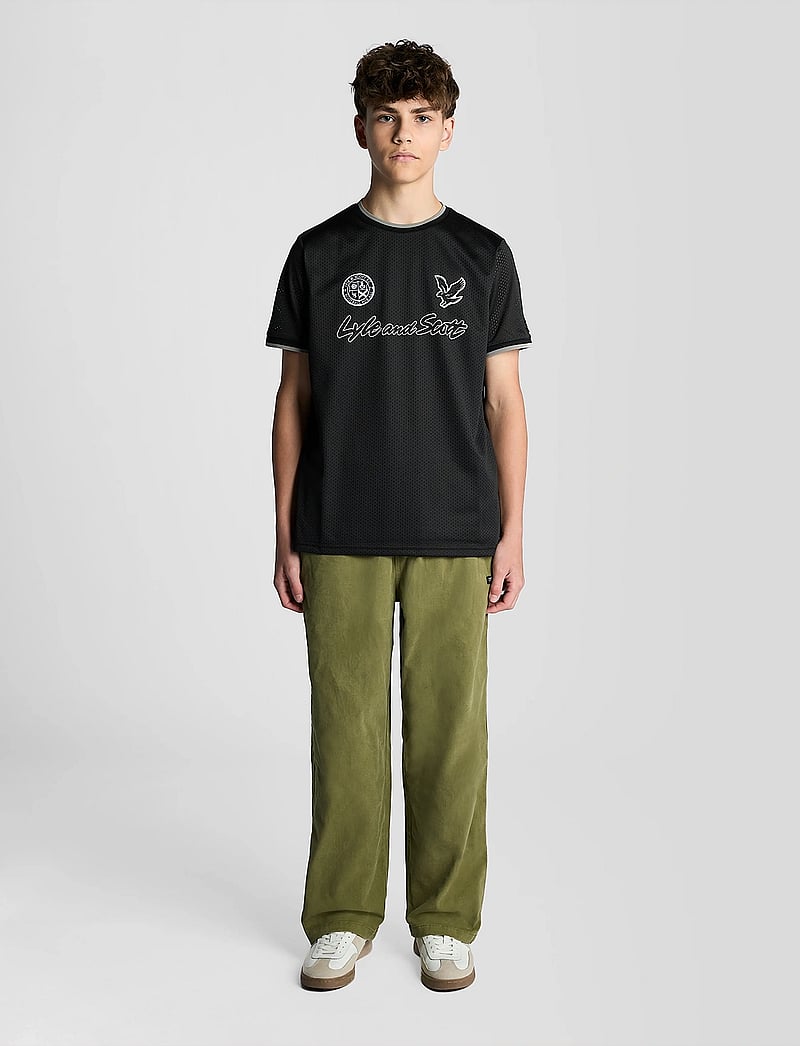 Lyle & Scott - Printed Airtex T-shirt - sportoberteile - z865 jet black - 2