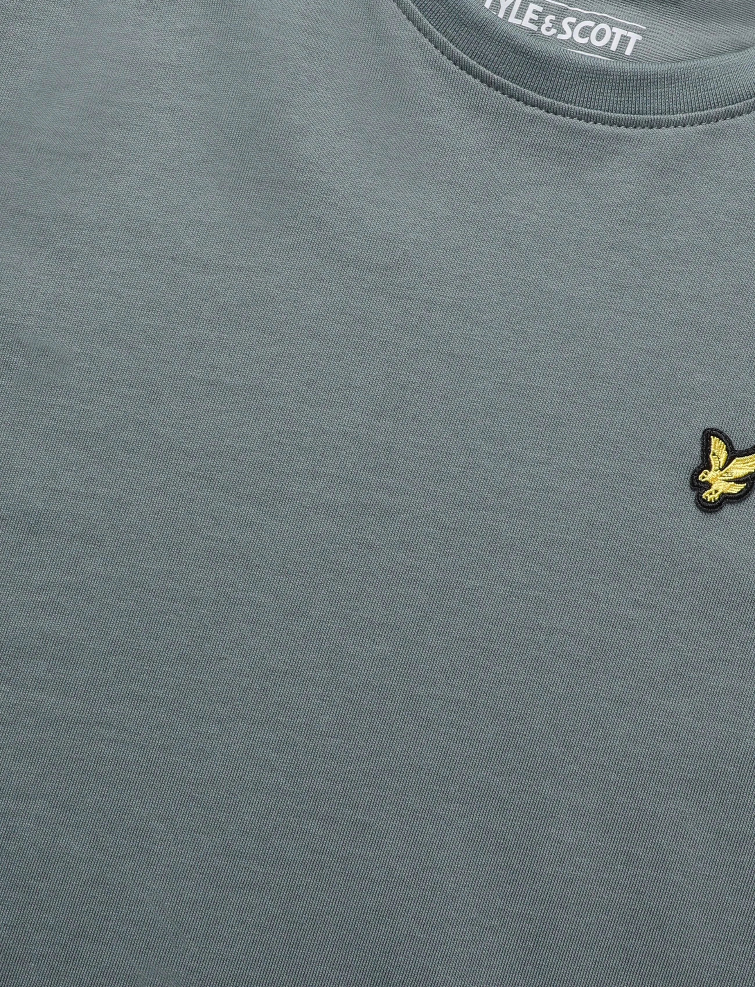 Lyle & Scott - Midweight Cotton Plain T-Shirt - kortærmede t-shirts - green mercurial - 2