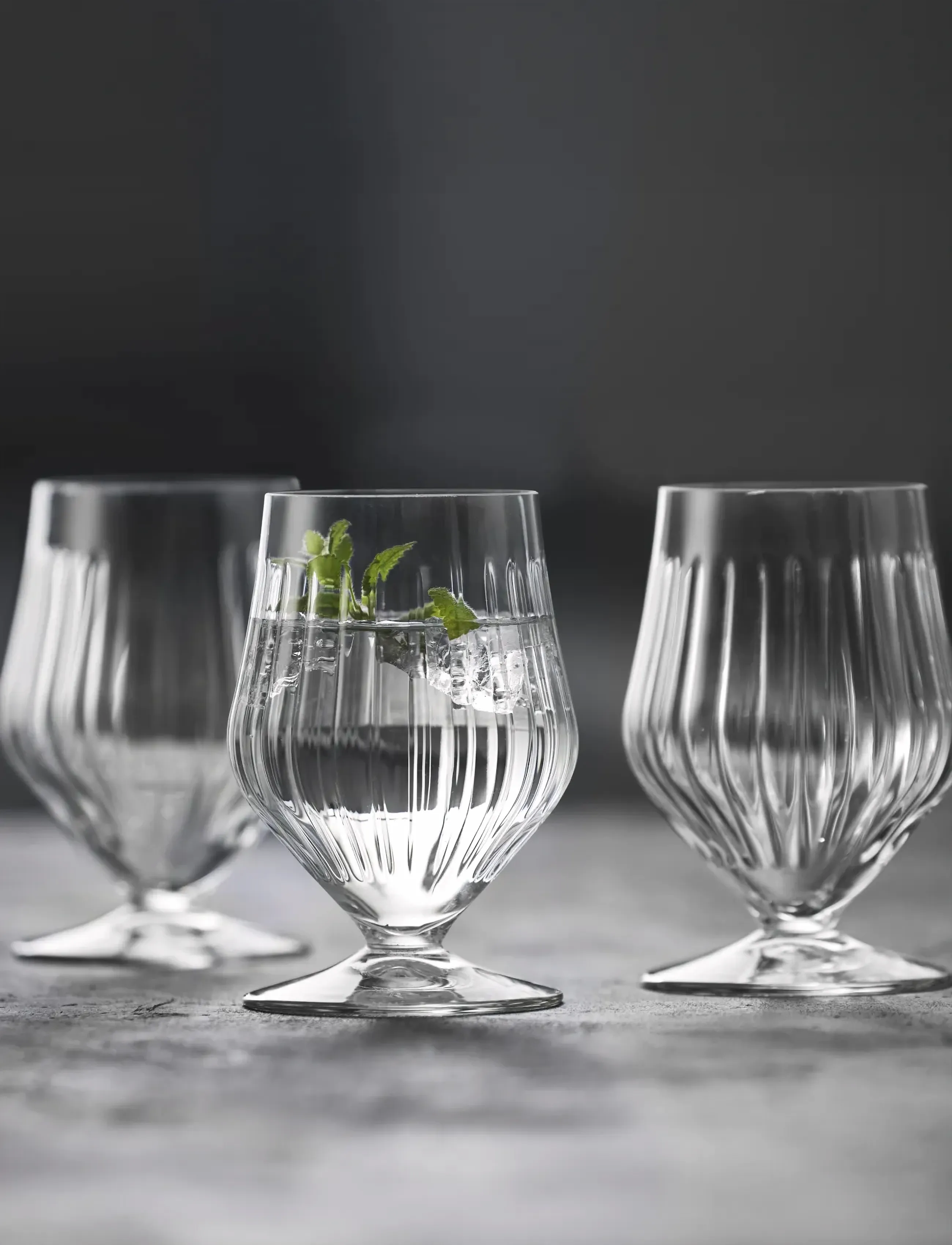 Lyngby Glas Vandglas På Fod Ane, 40 CL x 11.5, Glass, Schwarz - Drinking Homeware