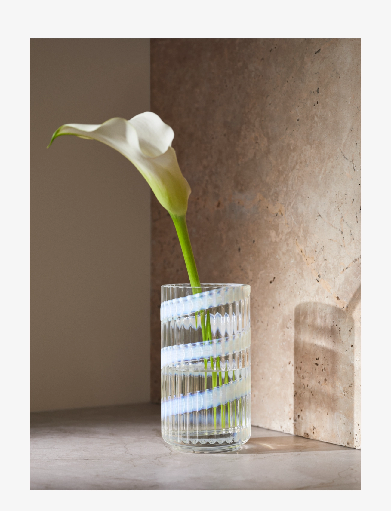 Lyngby Porcelæn - Lyngby Vase H15.5 cm swirl white mouth blown glass - vasen - swirl white - 4