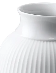 Lyngby Porcelæn - Curve Vase H12.5 hvit porselen - små vaser - white - 1