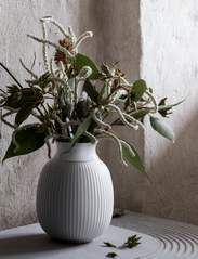 Lyngby Porcelæn - Curve Vase H12.5 hvit porselen - små vaser - white - 4
