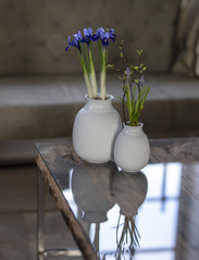 Lyngby Porcelæn - Curve Vase H12.5 hvit porselen - små vaser - white - 5