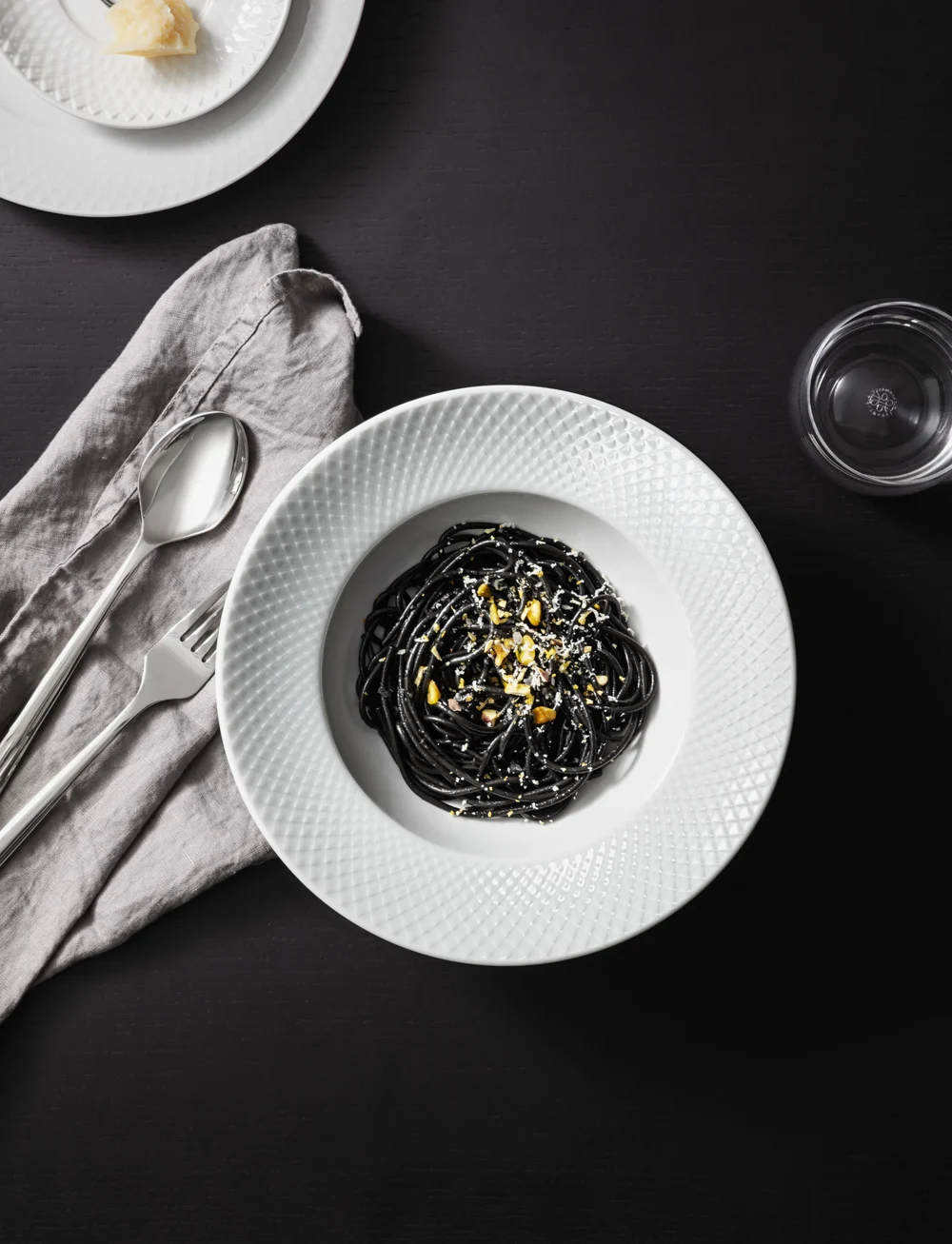 Lyngby Porcelæn - Rhombe Dyb tallerken - køb efter pris - white - 1