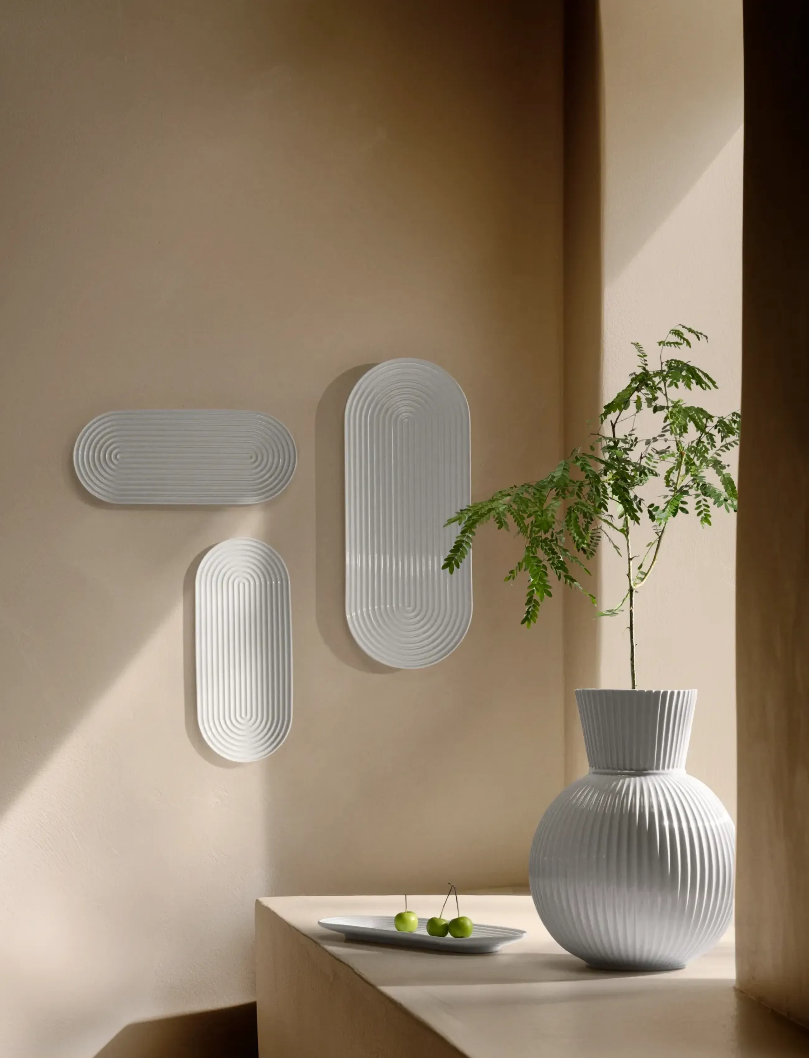 Lyngby Porcelæn Lyngby Tura Ovalt Serveringsfad 34X14.5 cm Hvid, 2.5 cm, White, Serveringsfade > Serveringsfade, Unisex
