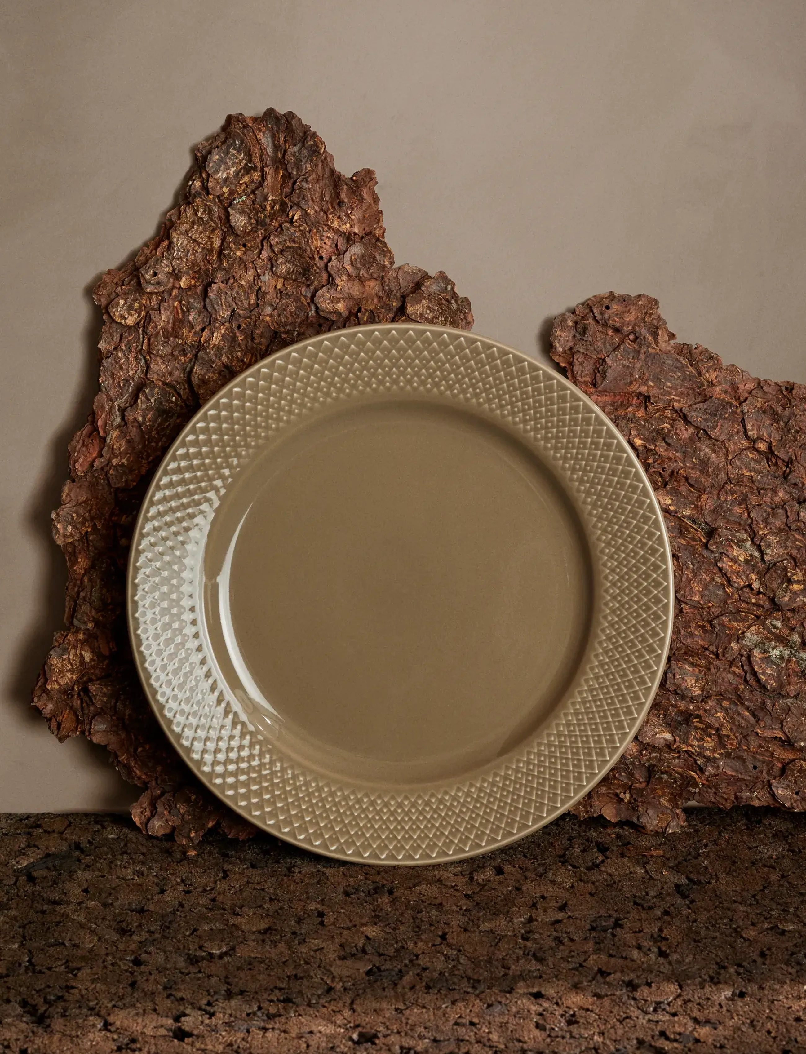 Lyngby Porcelæn - Rhombe Earth Lunchtallrik Ø23 cm clay - assietter - clay - 0
