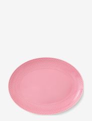 Lyngby Porcelæn - Rhombe Color Ovalt serveringsfad 28.5x21.5 - middagstallerkner - rose - 1