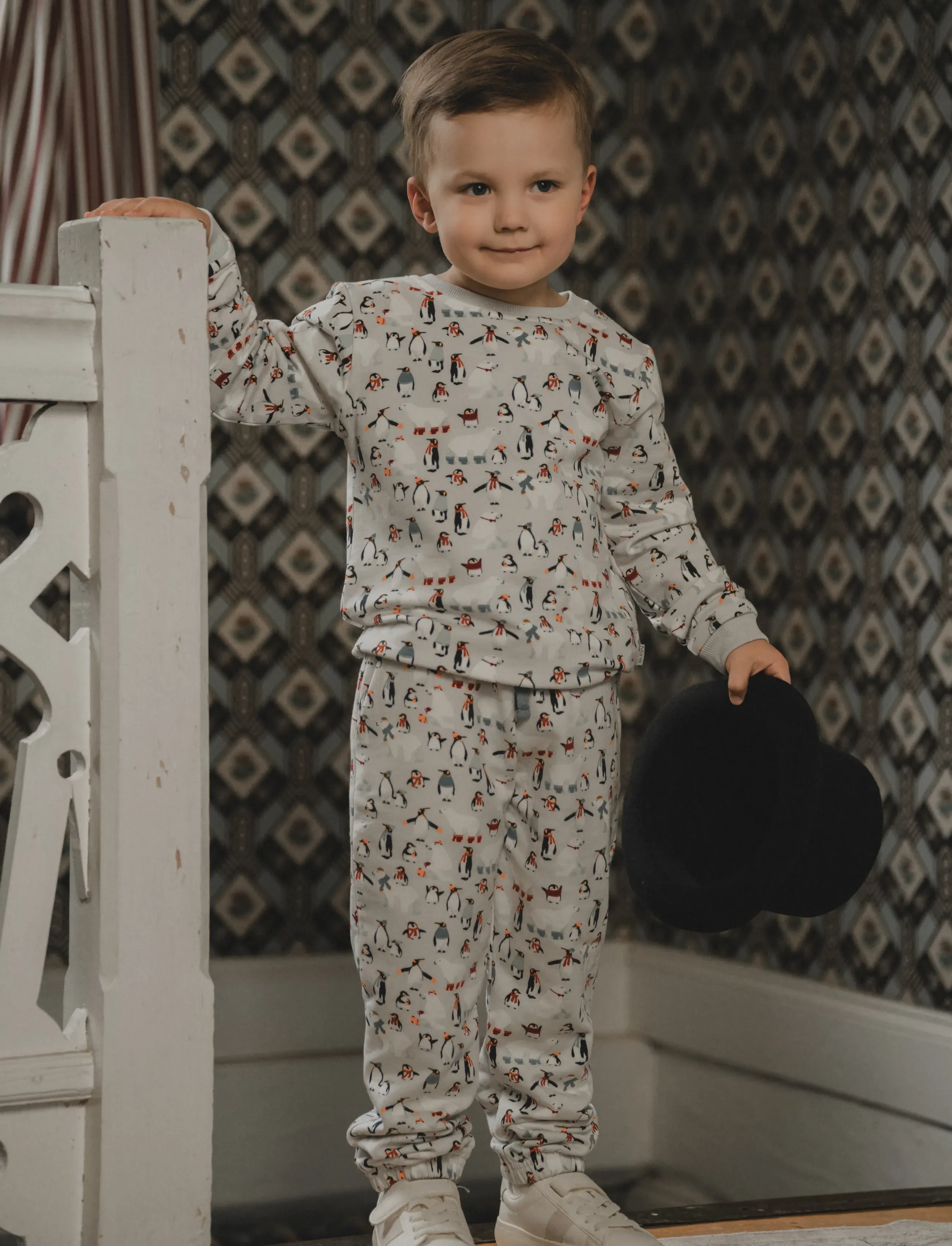 Maia Family Vintervänner Collegetröja, Børn, Pingvin Print Sweatshirt, Grå, Str: 86