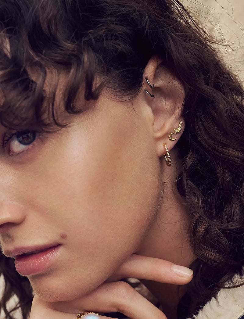 Maanesten - Arlette Earrings - hoops - gold - 0