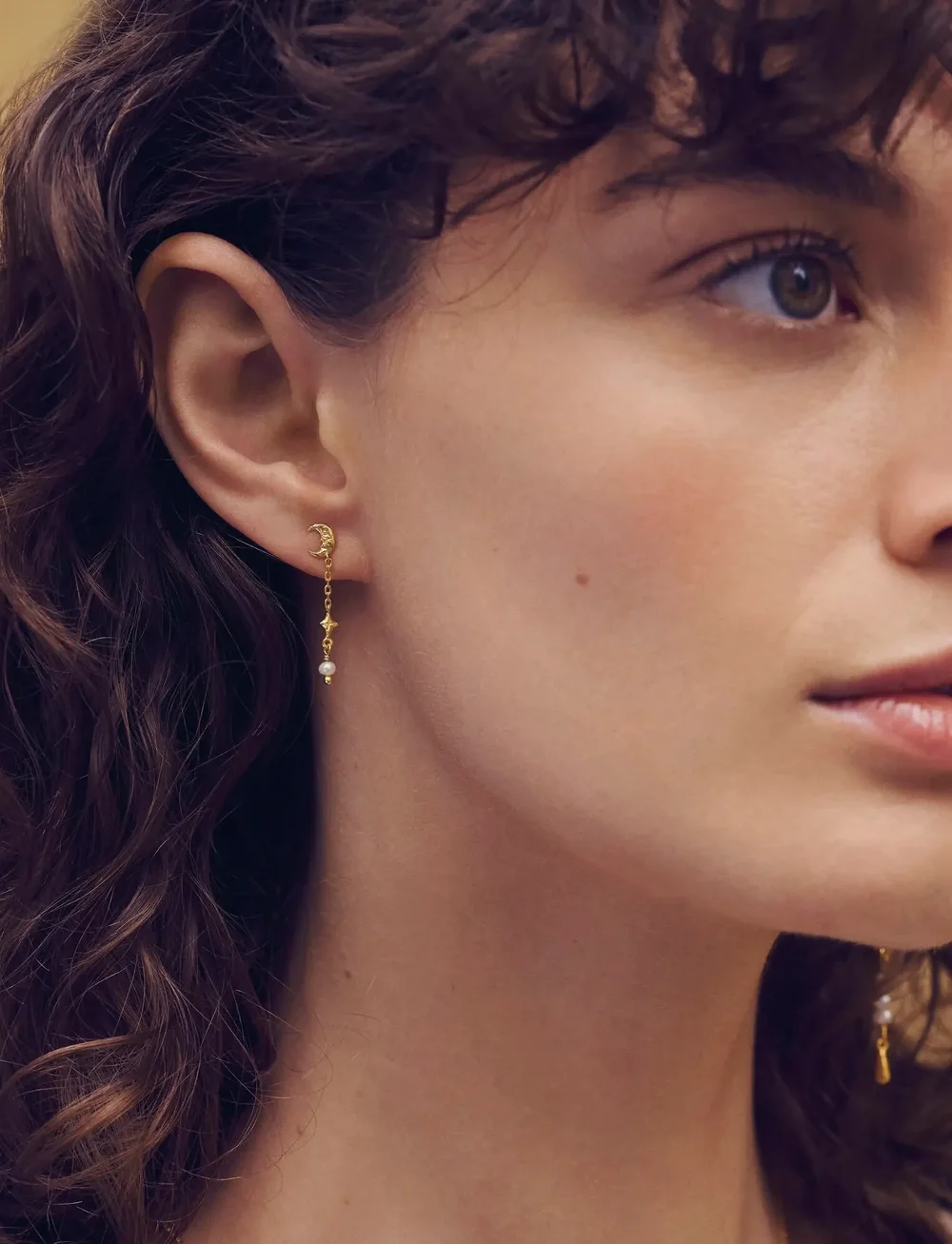 Maanesten - Beatrice Earrings - perleøreringe - gold - 4
