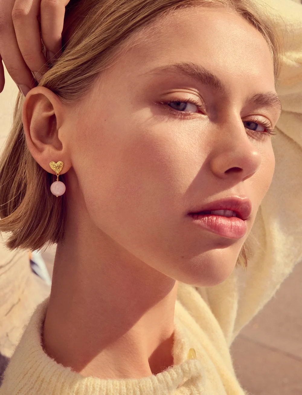 Maanesten - Maria Earrings - hengende øredobber - gold - 0