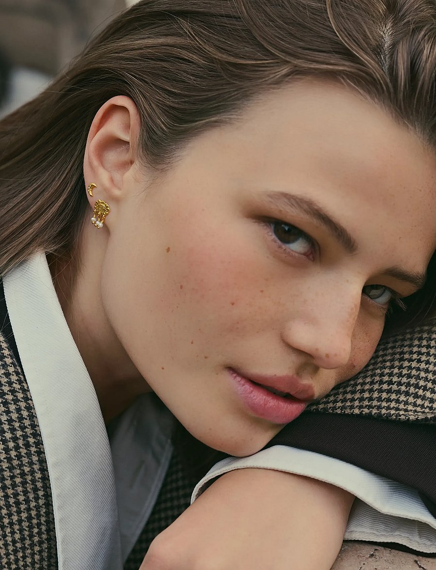 Maanesten - Lena Earrings - pärlörhängen - gold - 0