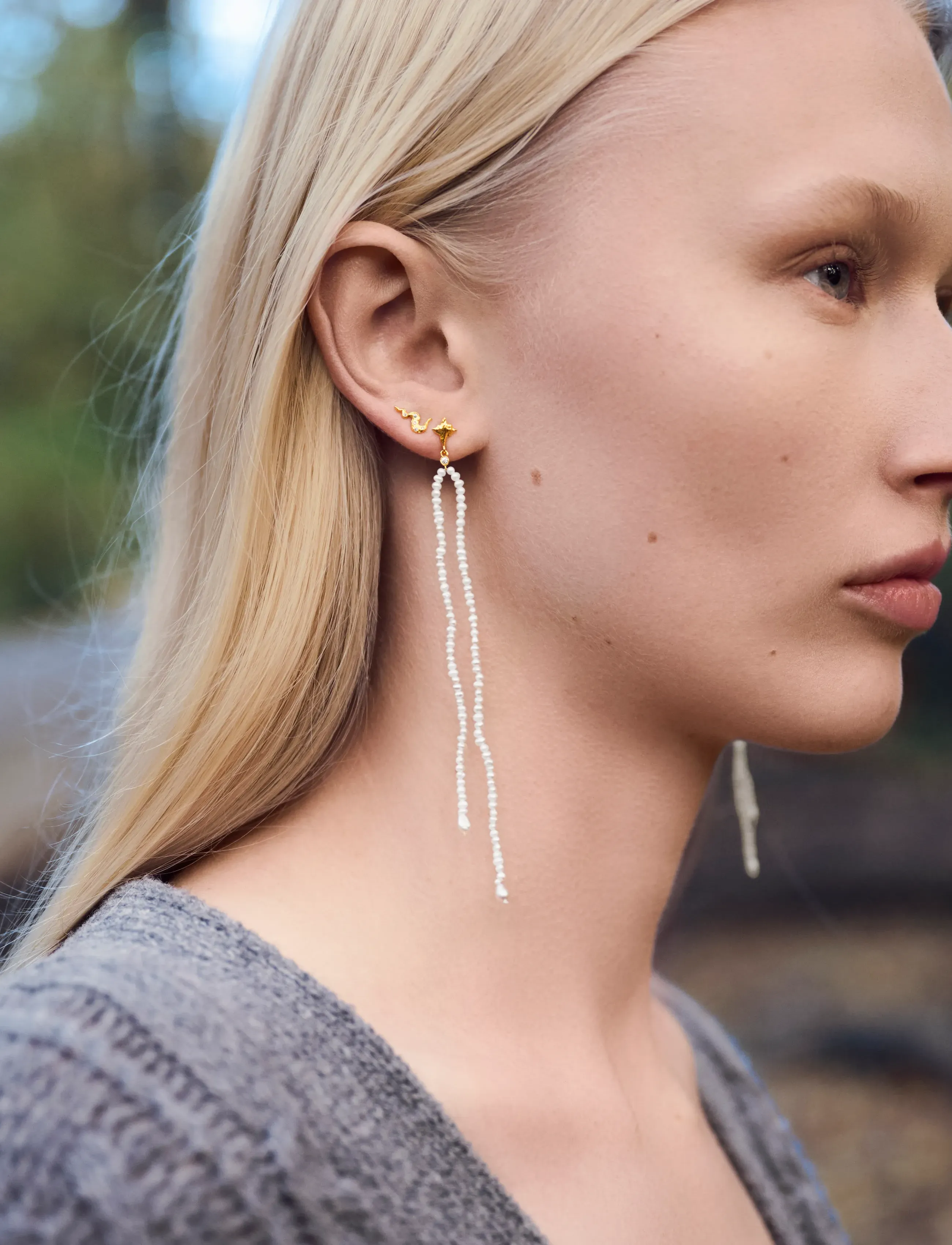 Maanesten - Faye Earrings - Øreringe med vedhæng - gold - 0
