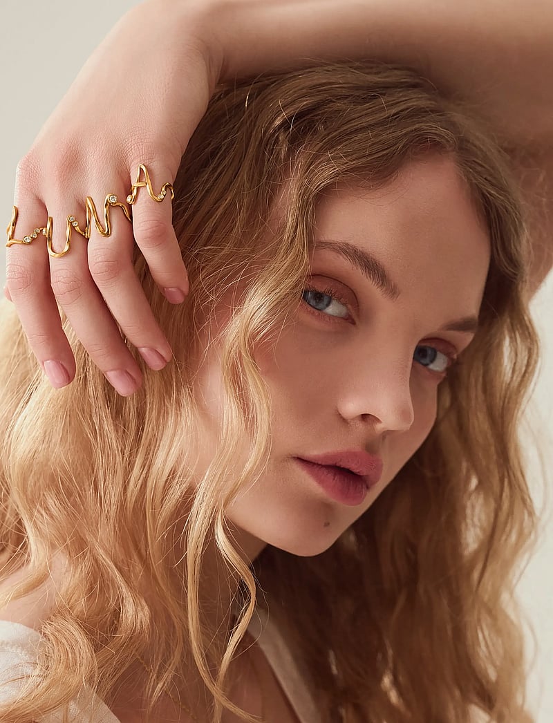 Maanesten - A Alphabet Ring - ringe - gold - 0
