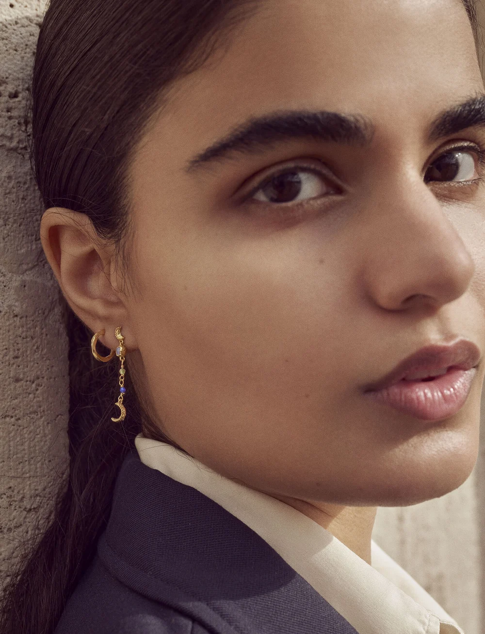 Maanesten - Pheobe Earring - hängande örhängen - gold - 0