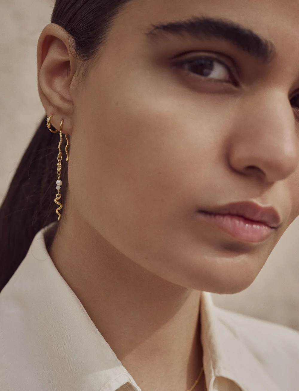 Maanesten - Elisa Earrings - perlenohrringe - gold - 0