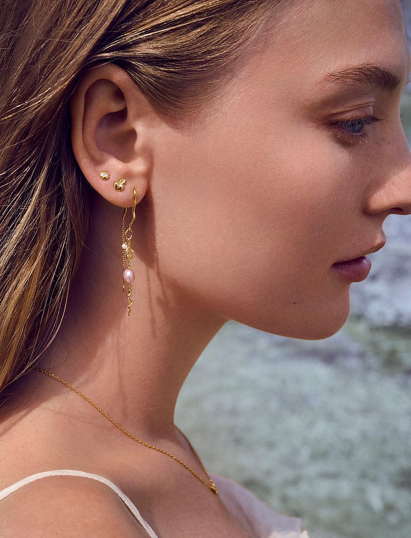 Maanesten - Melora Earrings - konfirmation - gold - 0