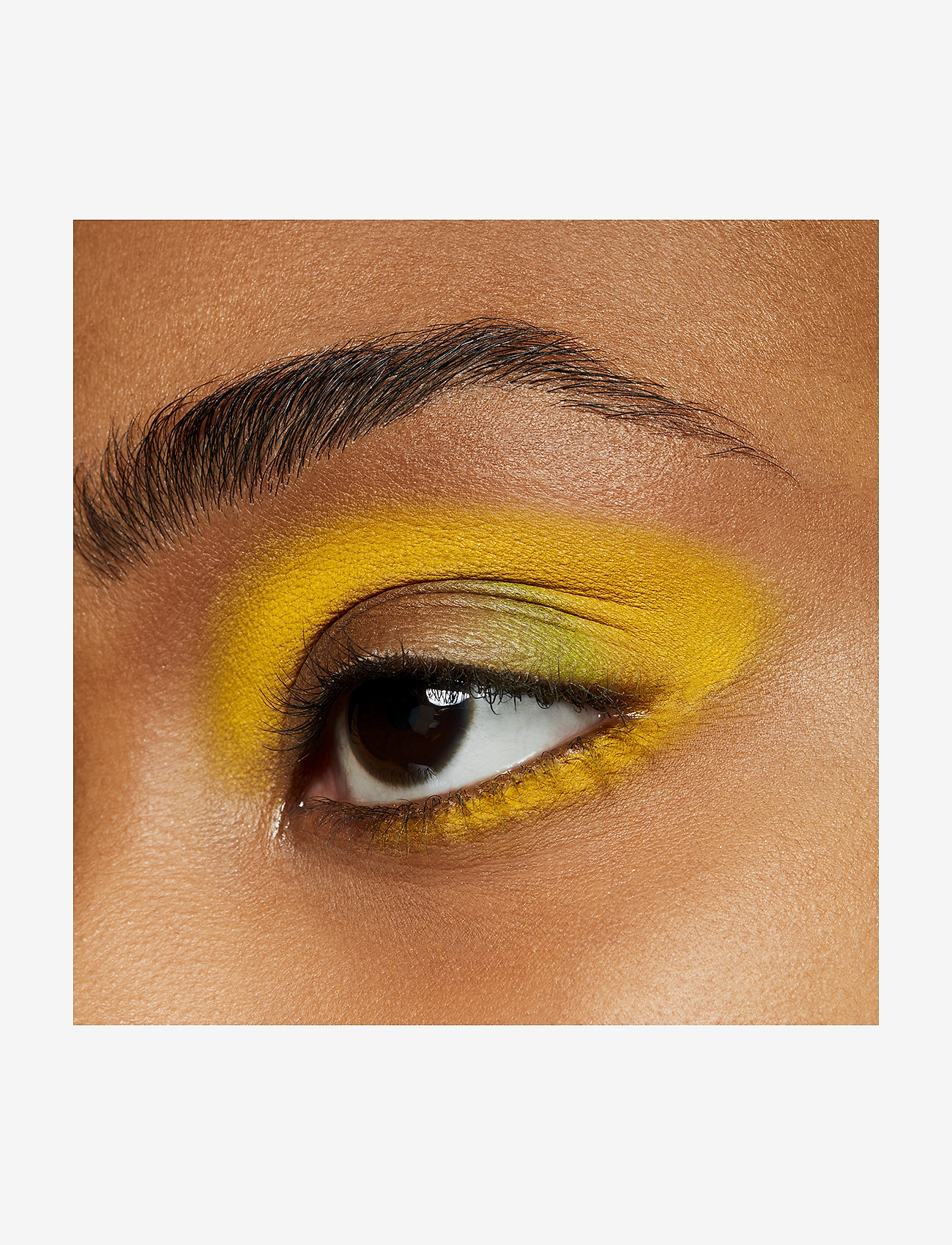 MAC - Matte  Single Eye Shadow - rippijuhlat - chrome yellow - 3