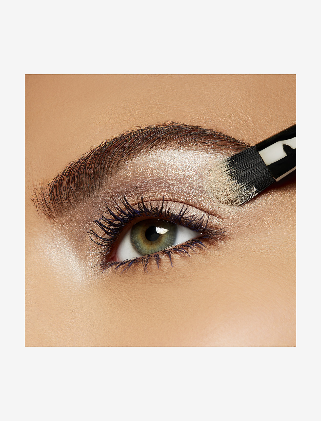MAC - Satin  Single Eye Shadow - makeup - shroom - 2