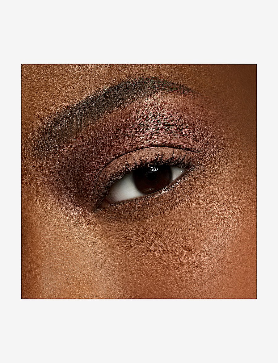 MAC - Matte Single Eye Shadow - redo för date night - soft brown - 3