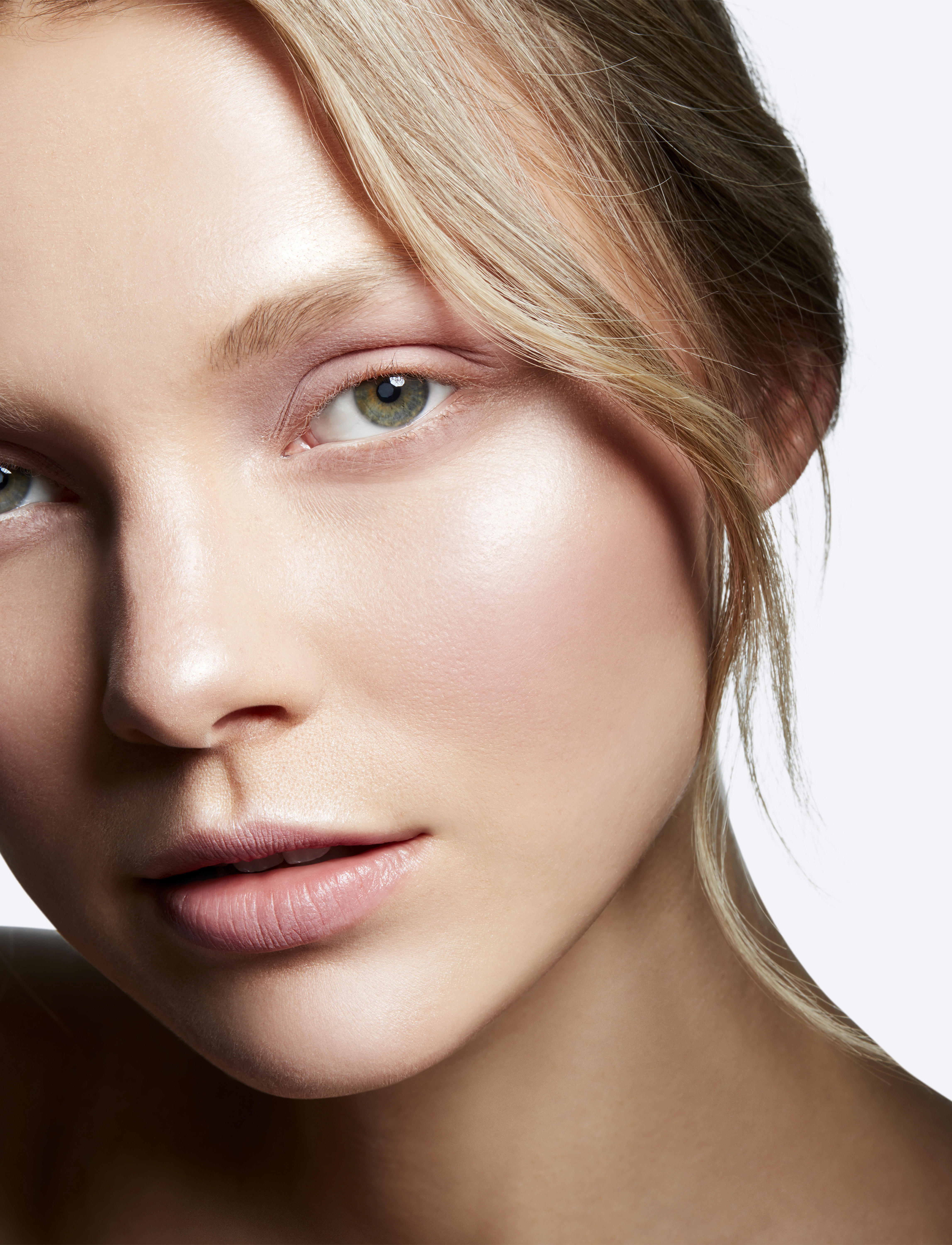 MAC - Mineralize Skinfinish - makeup - soft and gentle - 3